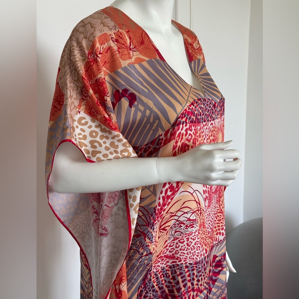 Elegant Animal Print short kaftan, mixed silk, V-neck, size S. - Picture 4 of 8